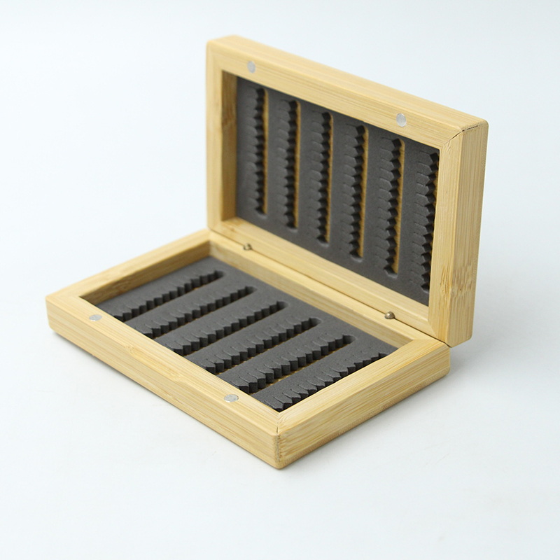 Caja de mosca de bambú