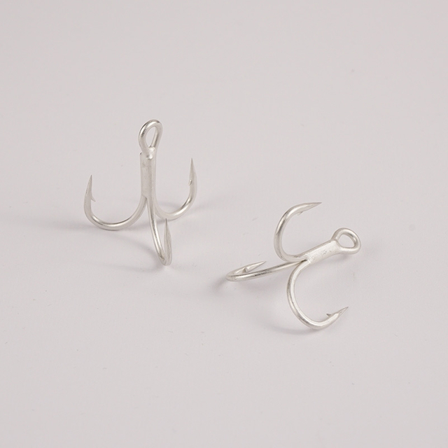 Anzuelo triple híbrido 4X