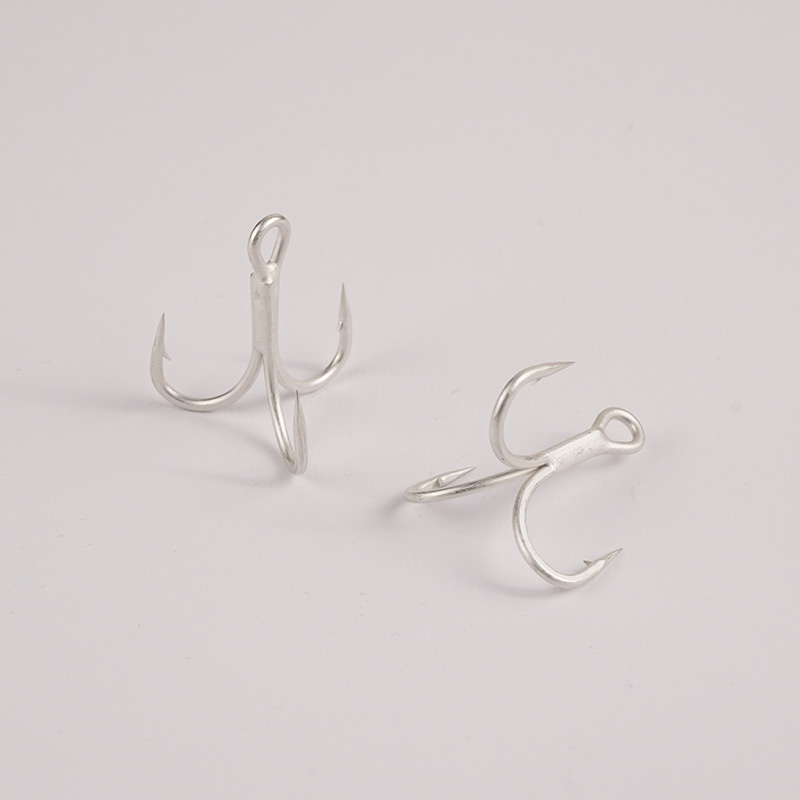 Anzuelo triple híbrido 4X