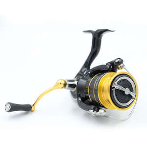 Carrete de pesca giratoria
