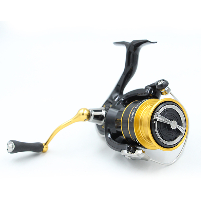 Carrete de pesca giratoria