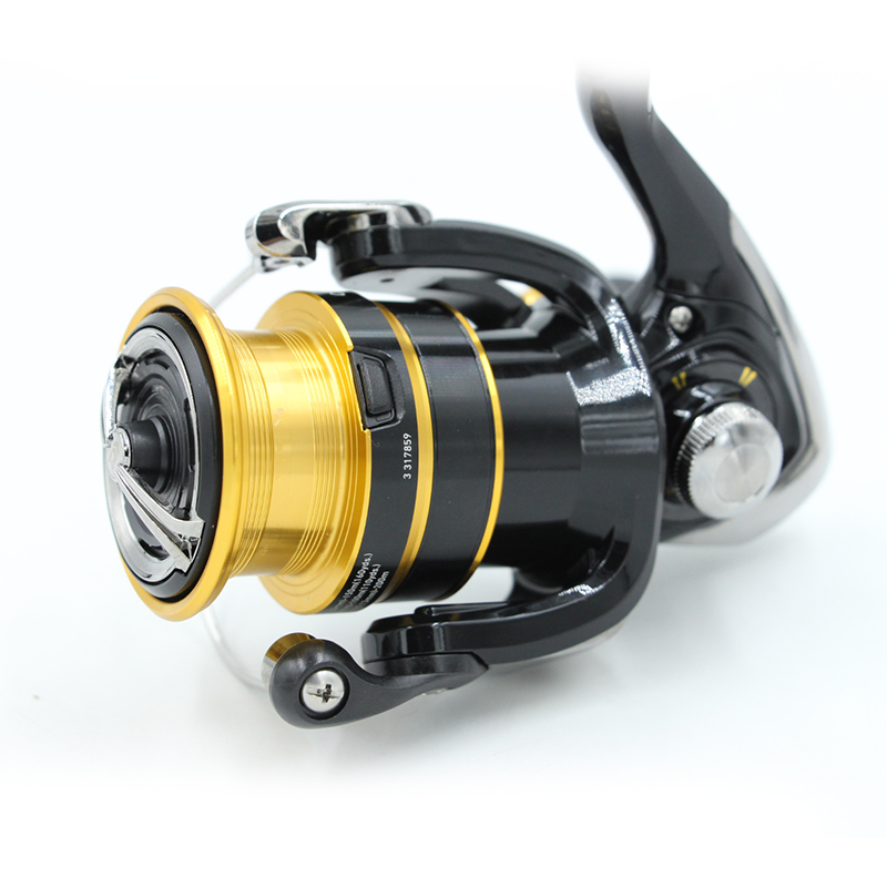 Carrete de pesca giratoria